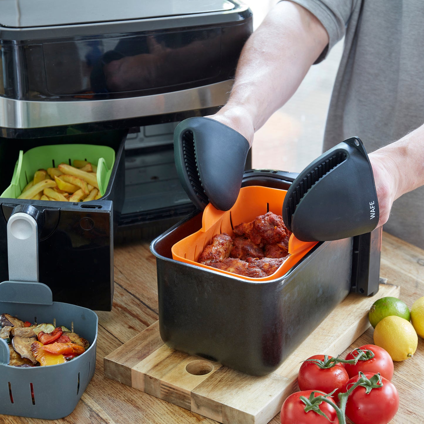 WAFE Mini-oven Kitchen Silicone Glove + Air Fryer Liner Bundle - BLACK