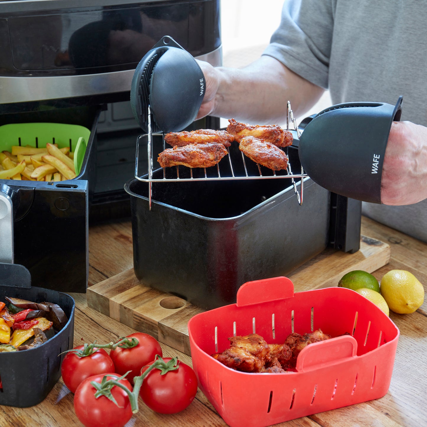 WAFE Mini-oven Kitchen Silicone Glove + Air Fryer Liner Bundle - BLACK