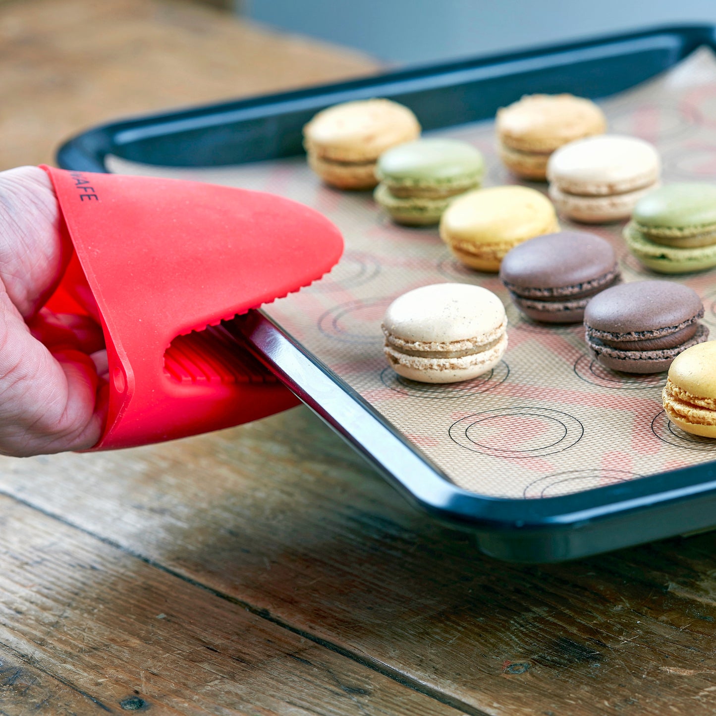 WAFE mini-oven kitchen silicone glove - Candy Red
